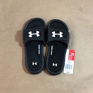 New Boys Under Armor UA B IGNITE V SL Sandal Slide